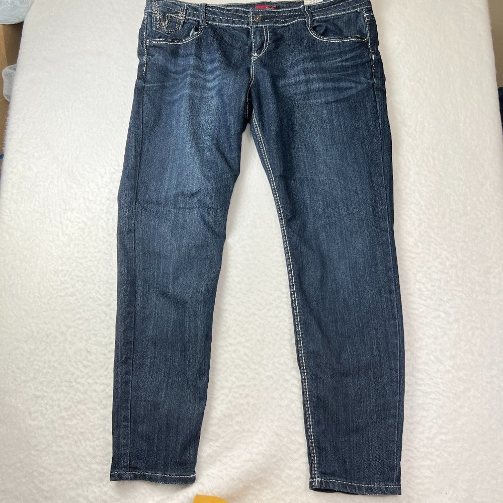 NWT Bongo Skinny Jeans Junior Sz 17 Distressed Silver Stitching Straight Leg